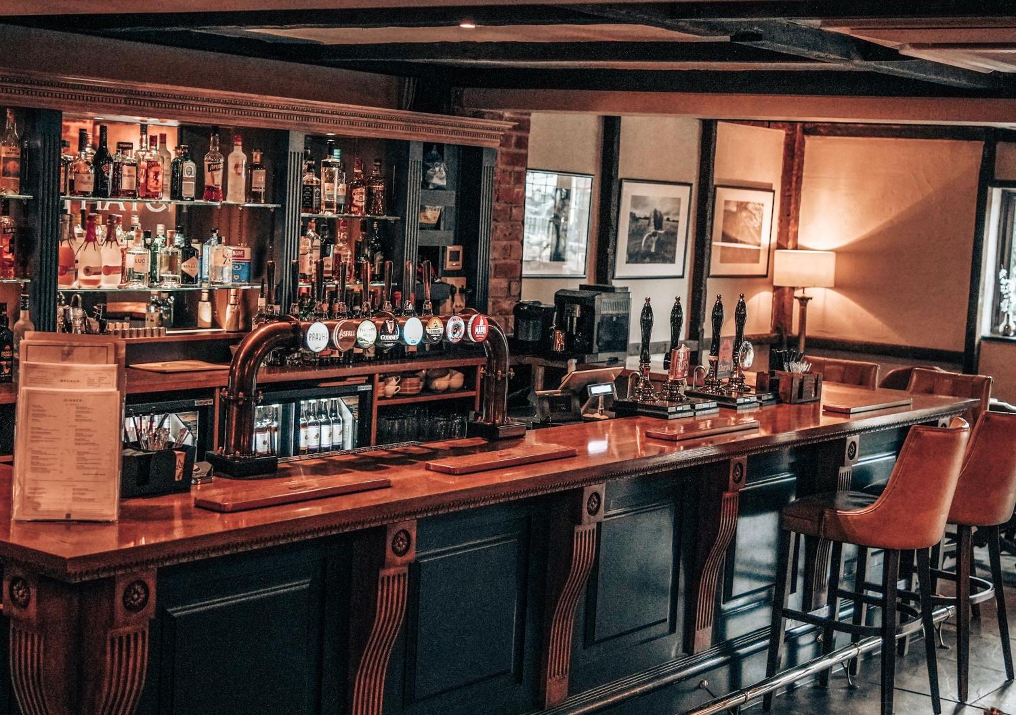 The Thatch Inn Gloucester Exterior photo