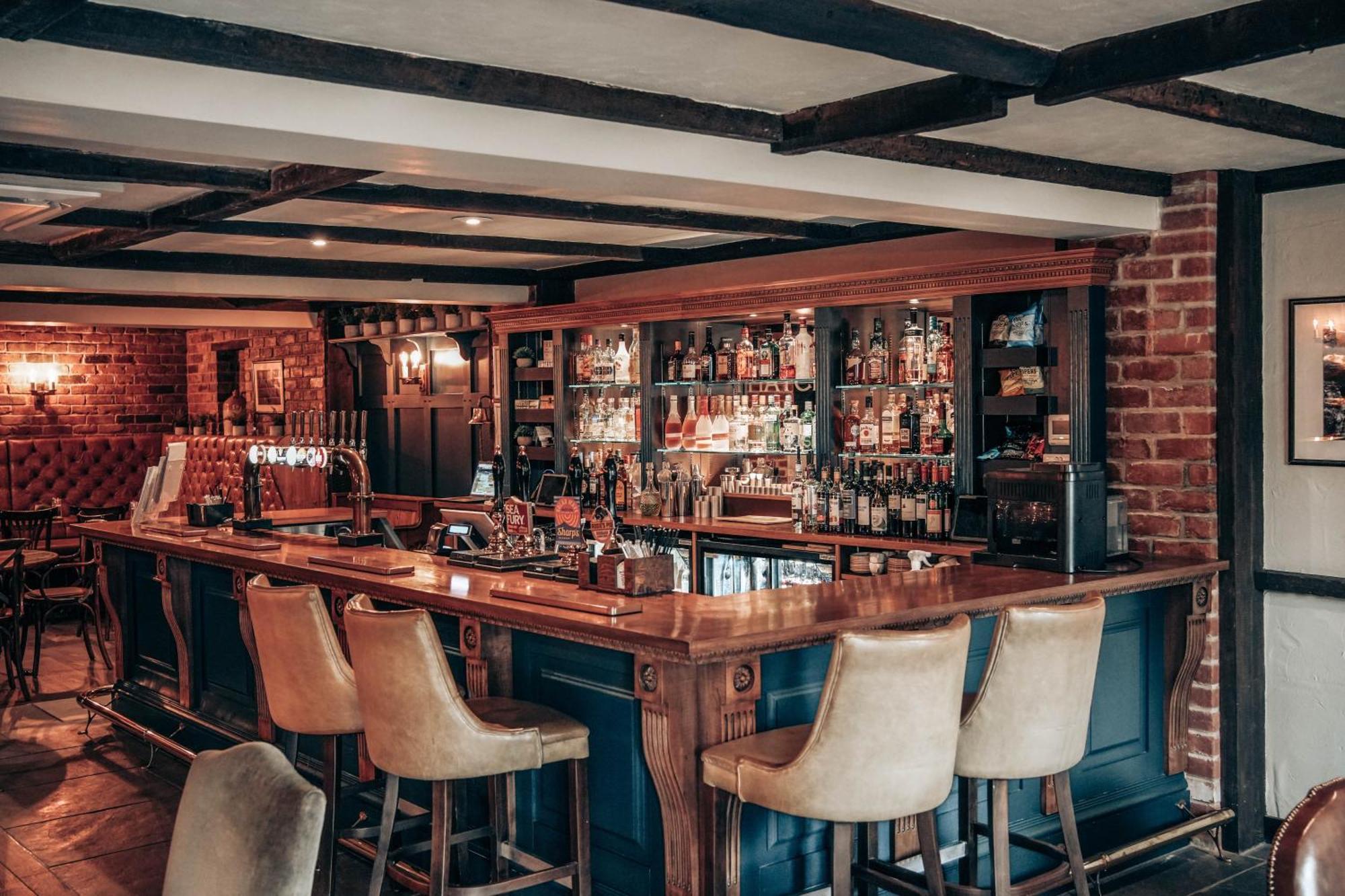 The Thatch Inn Gloucester Exterior photo
