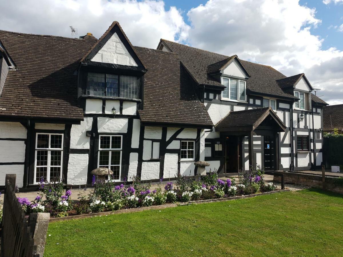 The Thatch Inn Gloucester Exterior photo